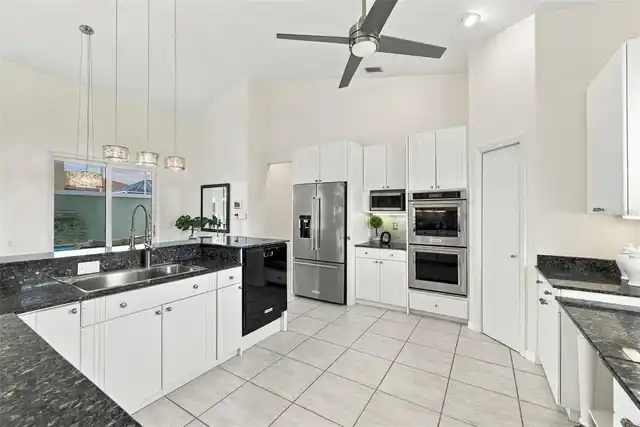 Listing Photo 10