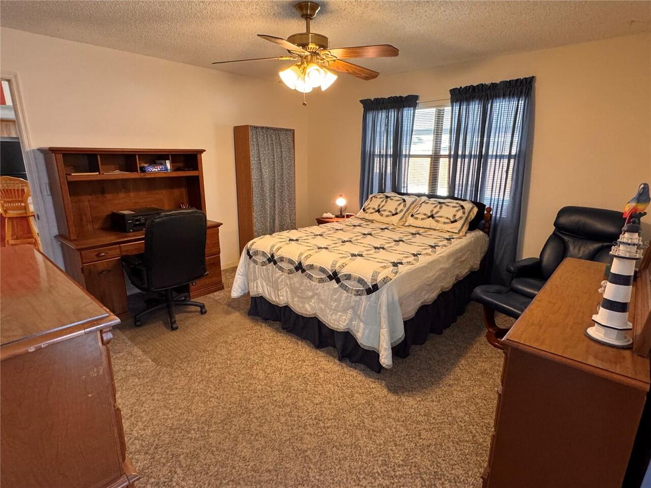 Listing Photo 12