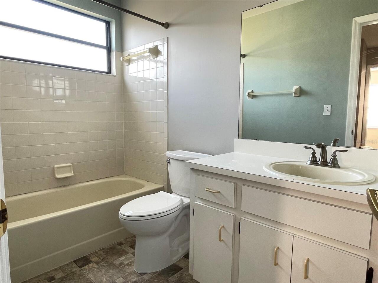 Listing Photo 16