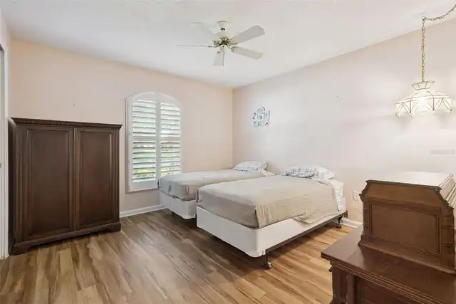 Listing Photo 25