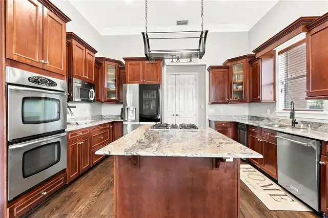 Listing Photo 12