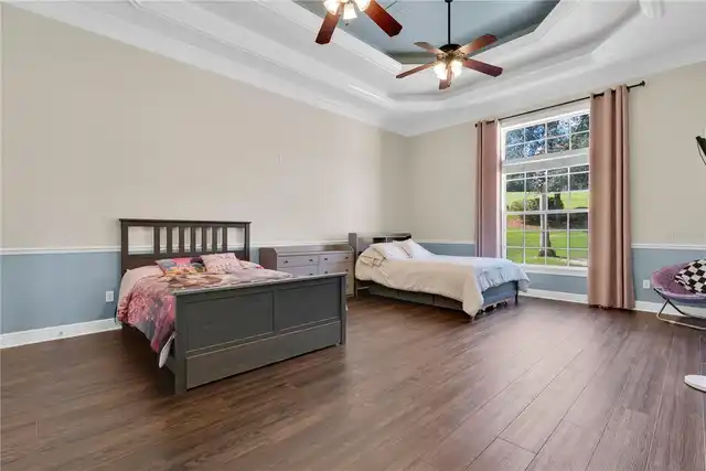 Listing Photo 9