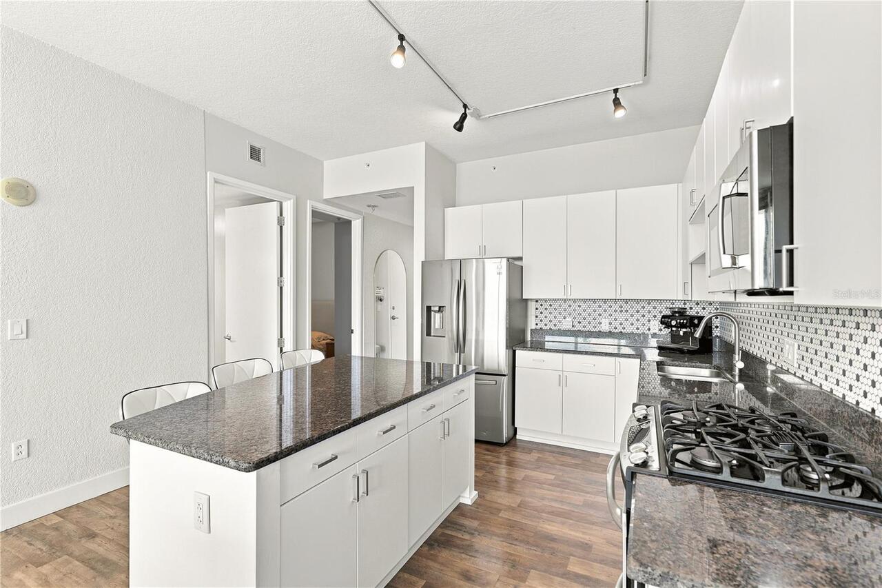 Listing Photo 8