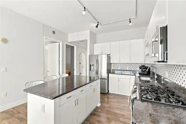 Listing Photo 7