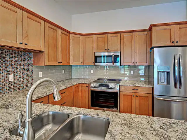 Listing Photo 14