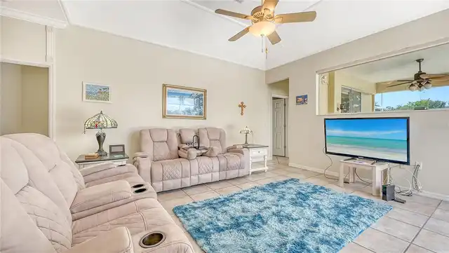 Listing Photo 12