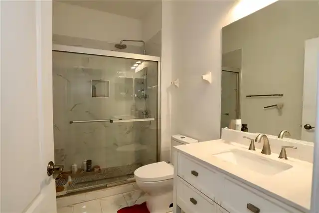 Listing Photo 11