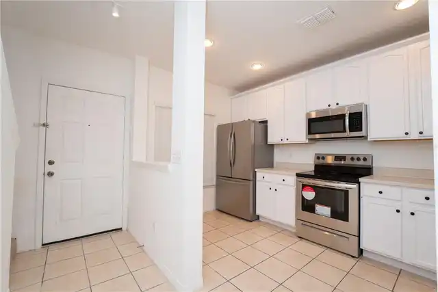 Listing Photo 8