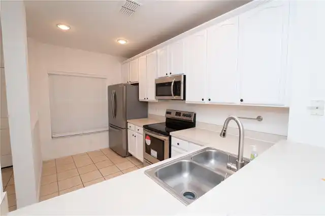Listing Photo 12