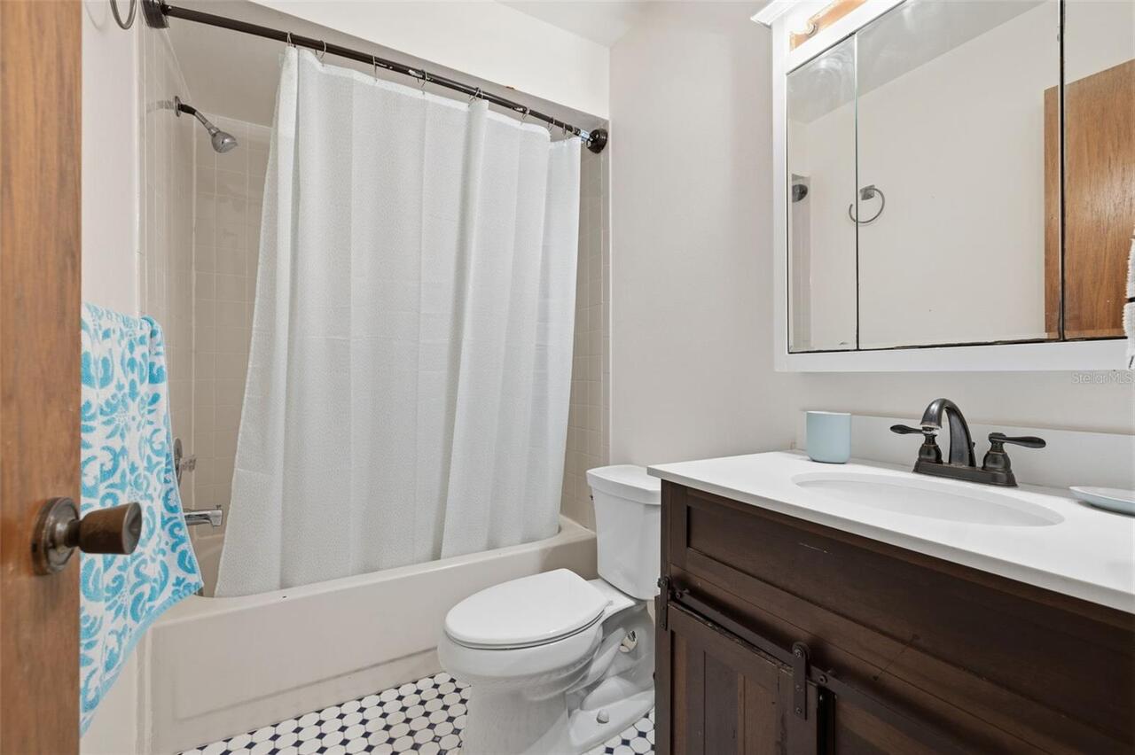 Listing Photo 11
