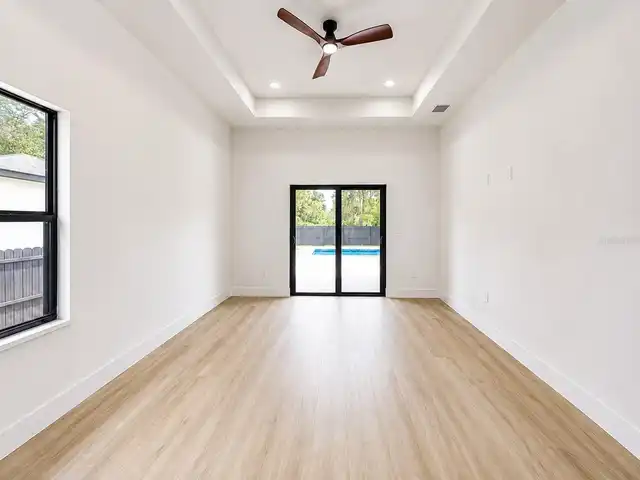 Listing Photo 14