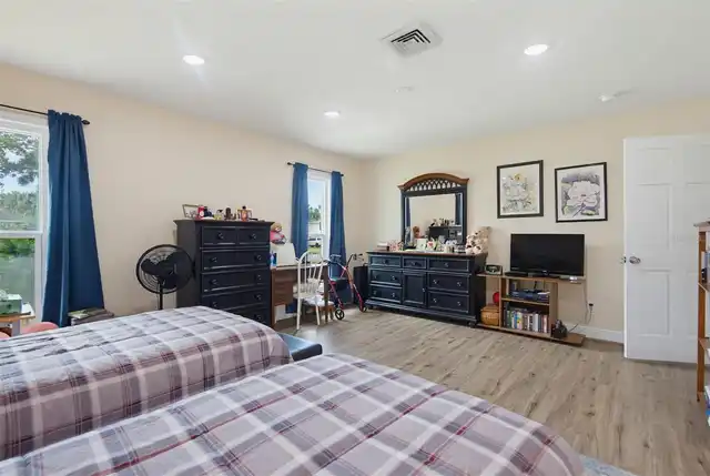 Listing Photo 37