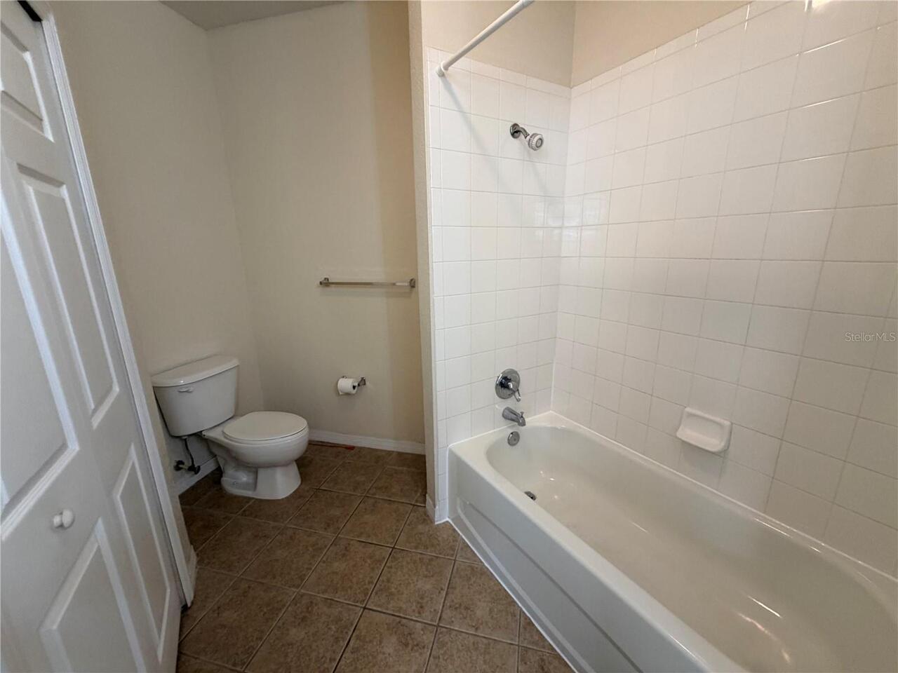Listing Photo 12