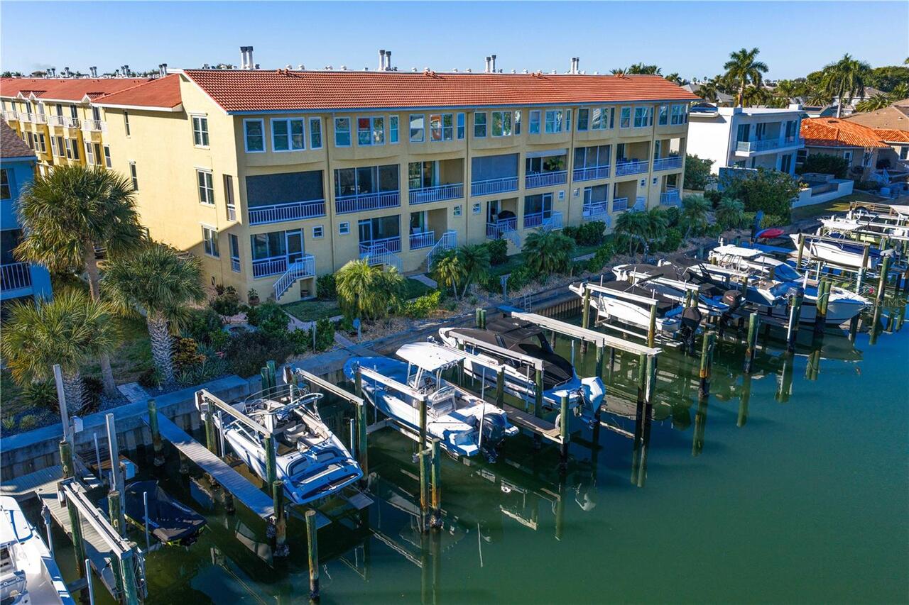 St Petersburg Real Estate