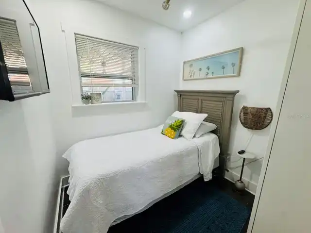 Listing Photo 8