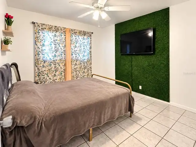 Listing Photo 8
