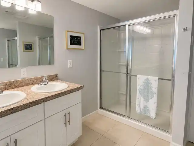 Listing Photo 12