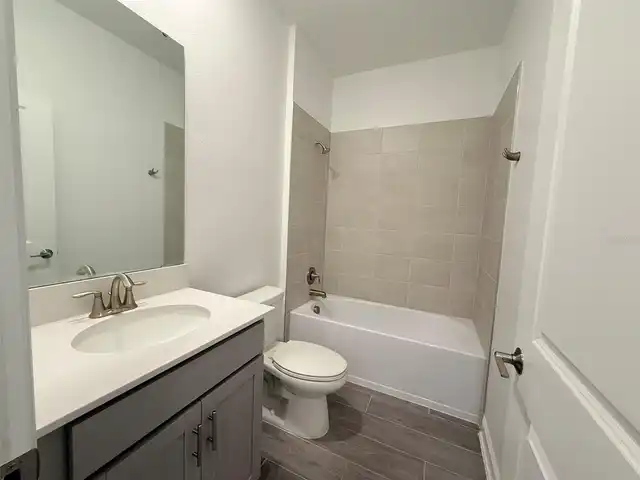 Listing Photo 8