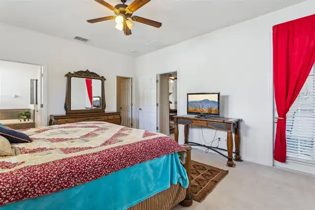 Listing Photo 11