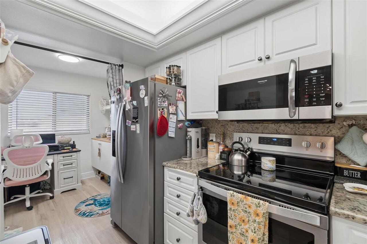 Listing Photo 10