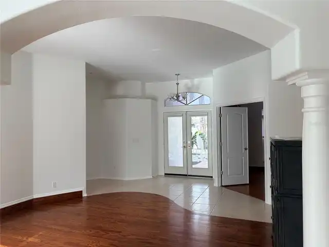 Listing Photo 8