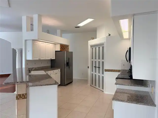Listing Photo 10