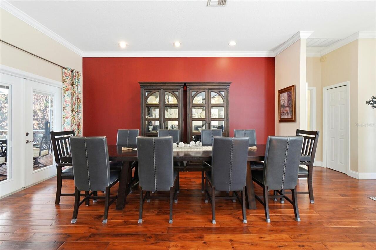 Listing Photo 11