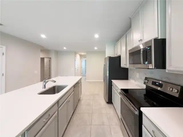Listing Photo 16