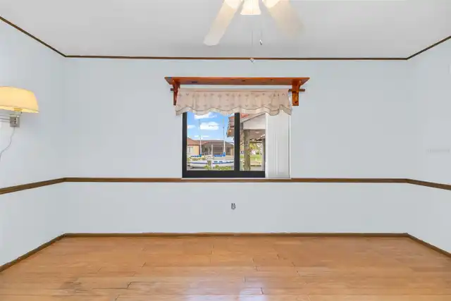 Listing Photo 32