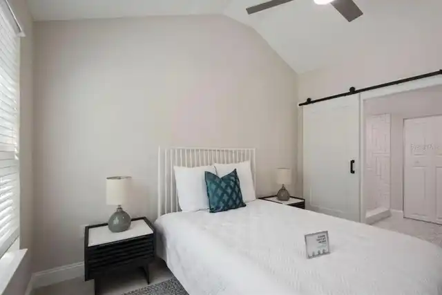 Listing Photo 10