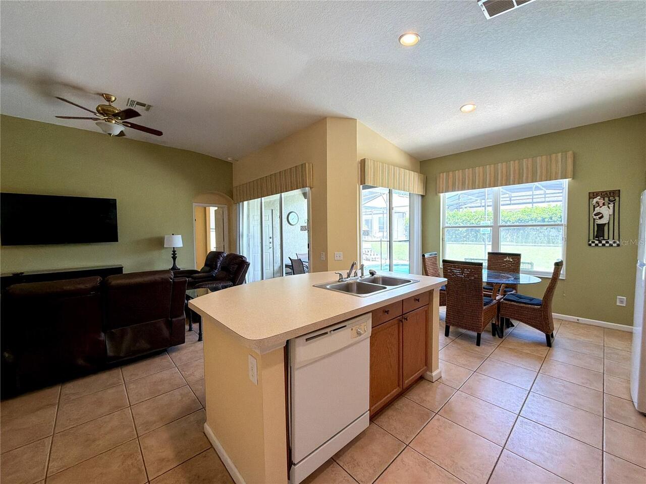 Listing Photo 8