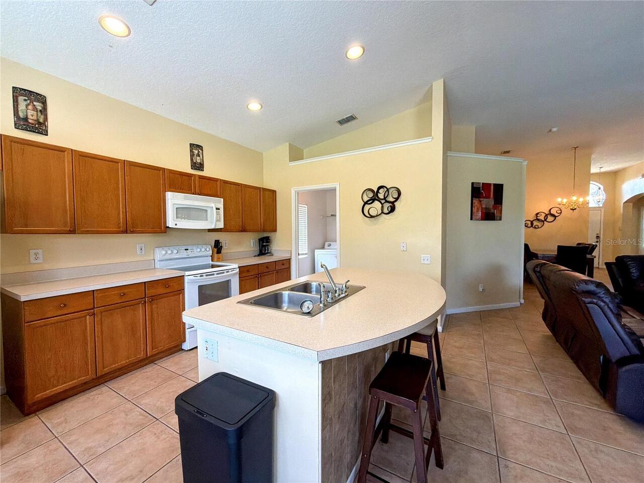 Listing Photo 9