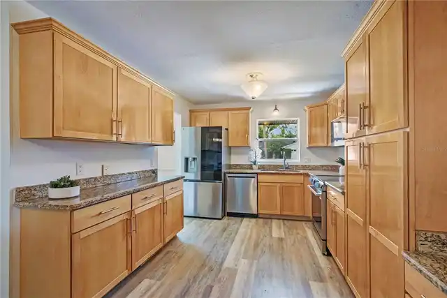 Listing Photo 10