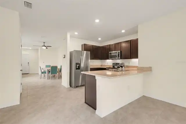 Listing Photo 12