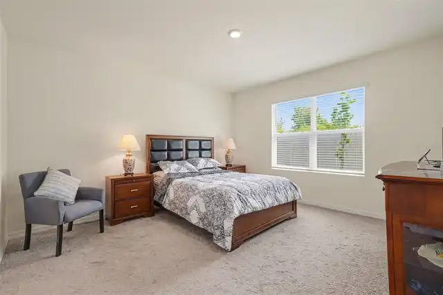 Listing Photo 14