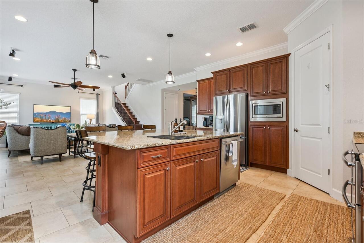 Listing Photo 8