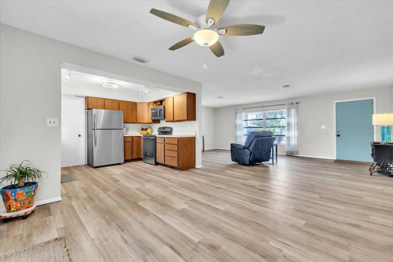 Listing Photo 8