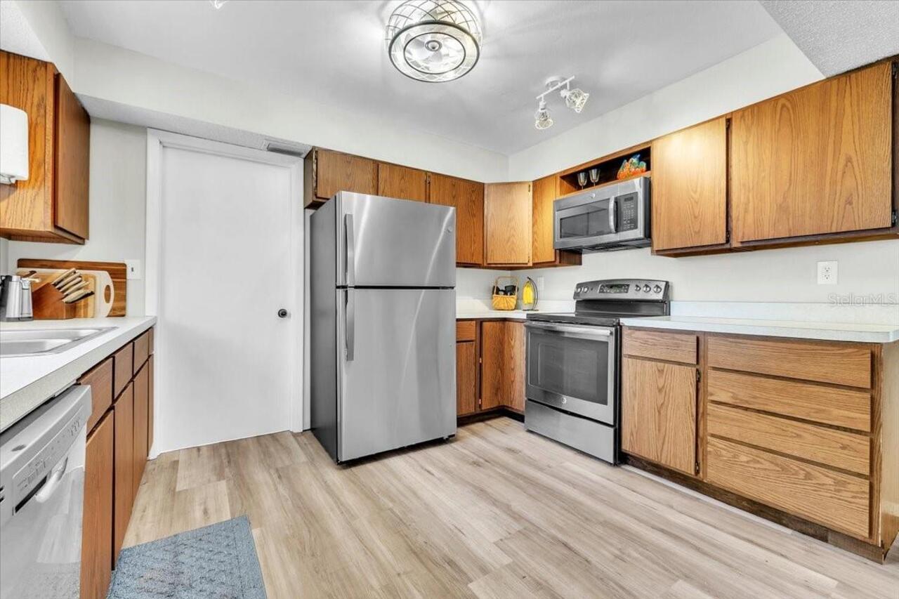 Listing Photo 11