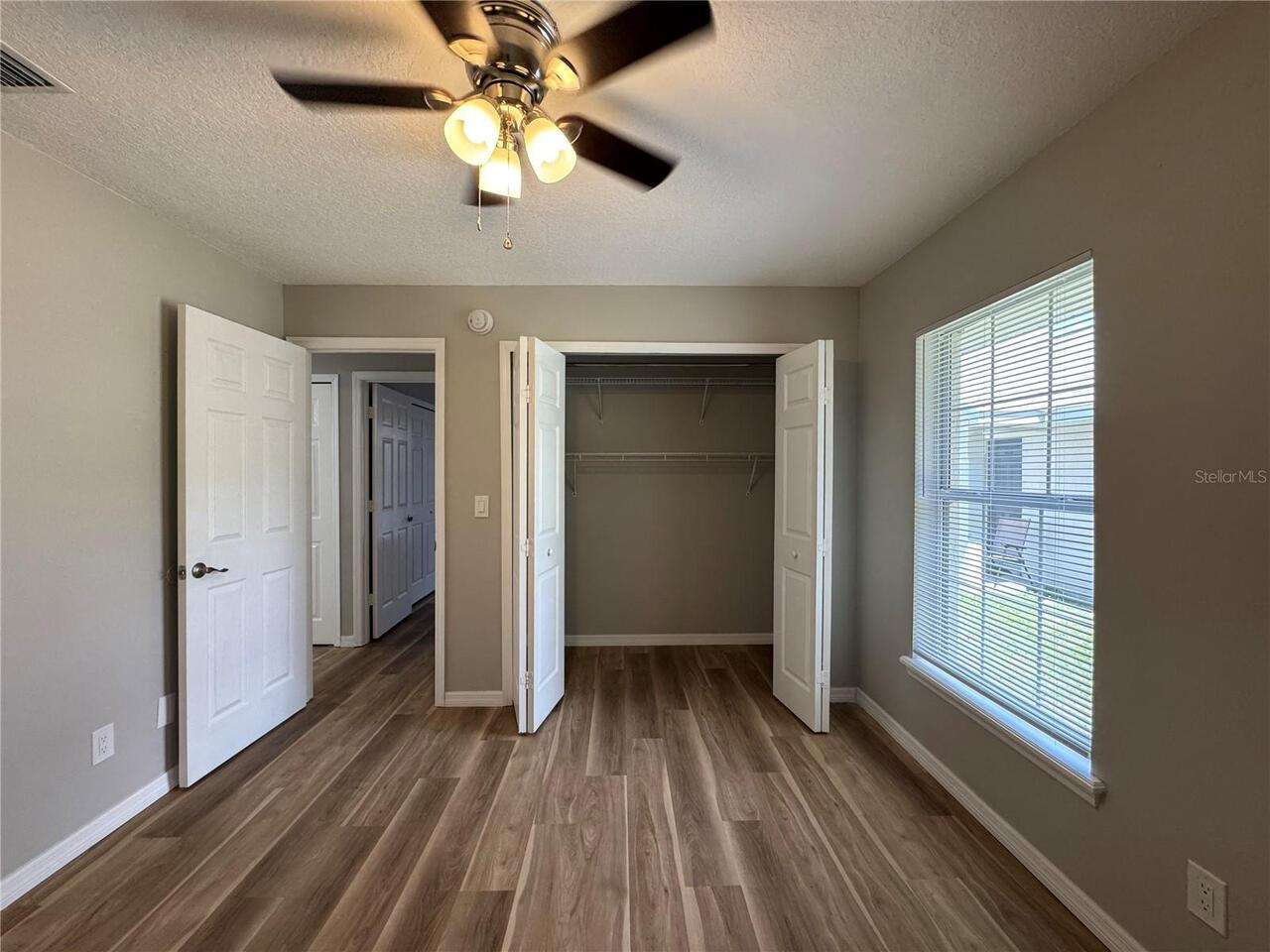 Listing Photo 12