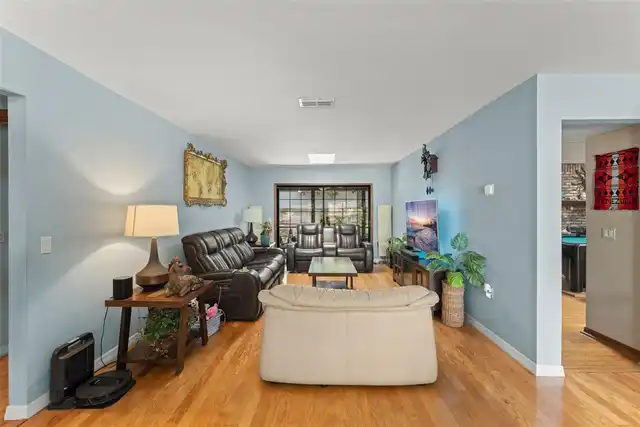 Listing Photo 6