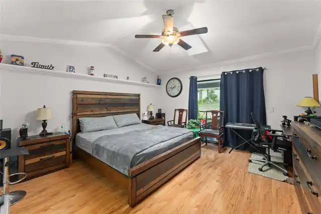 Listing Photo 25