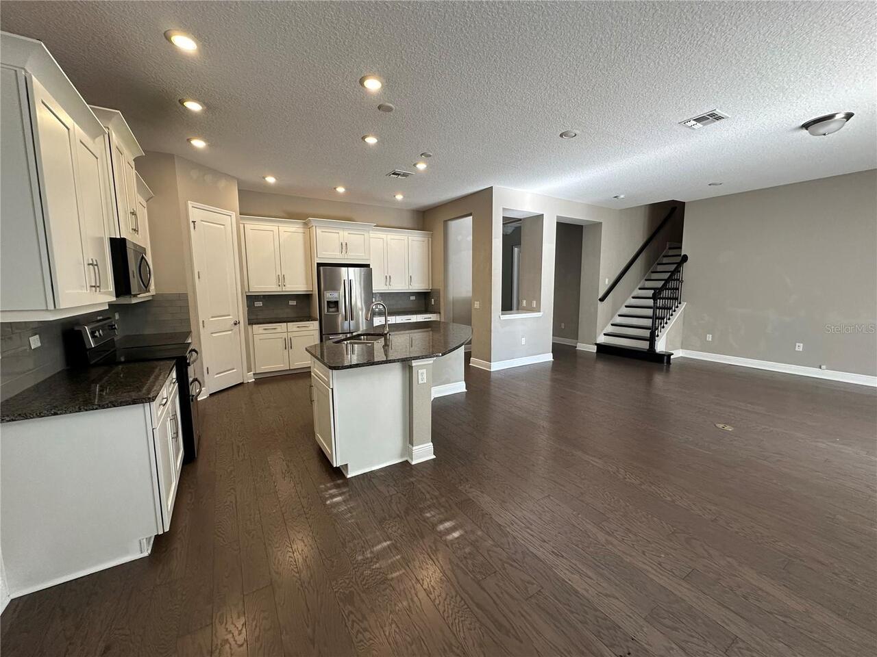 Listing Photo 12