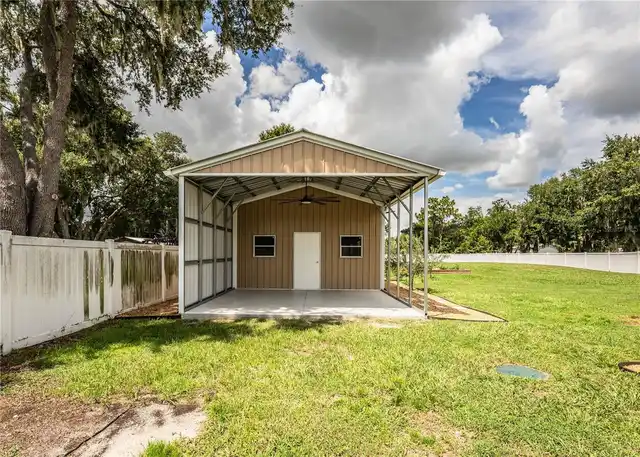 Listing Photo 9