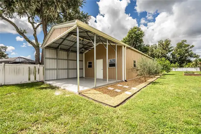 Listing Photo 14