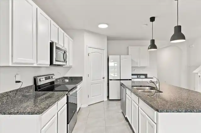 Listing Photo 15