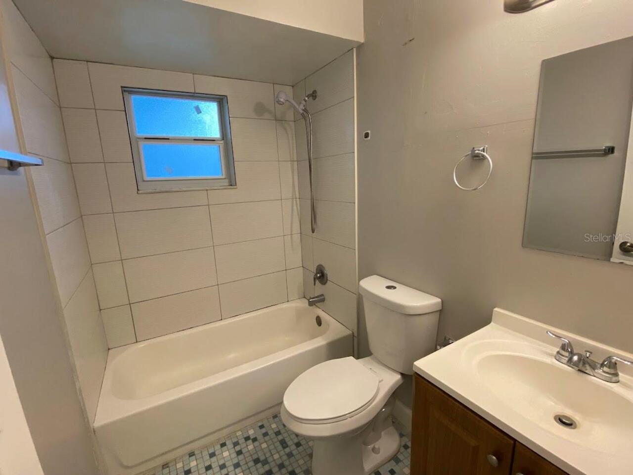 Listing Photo 12