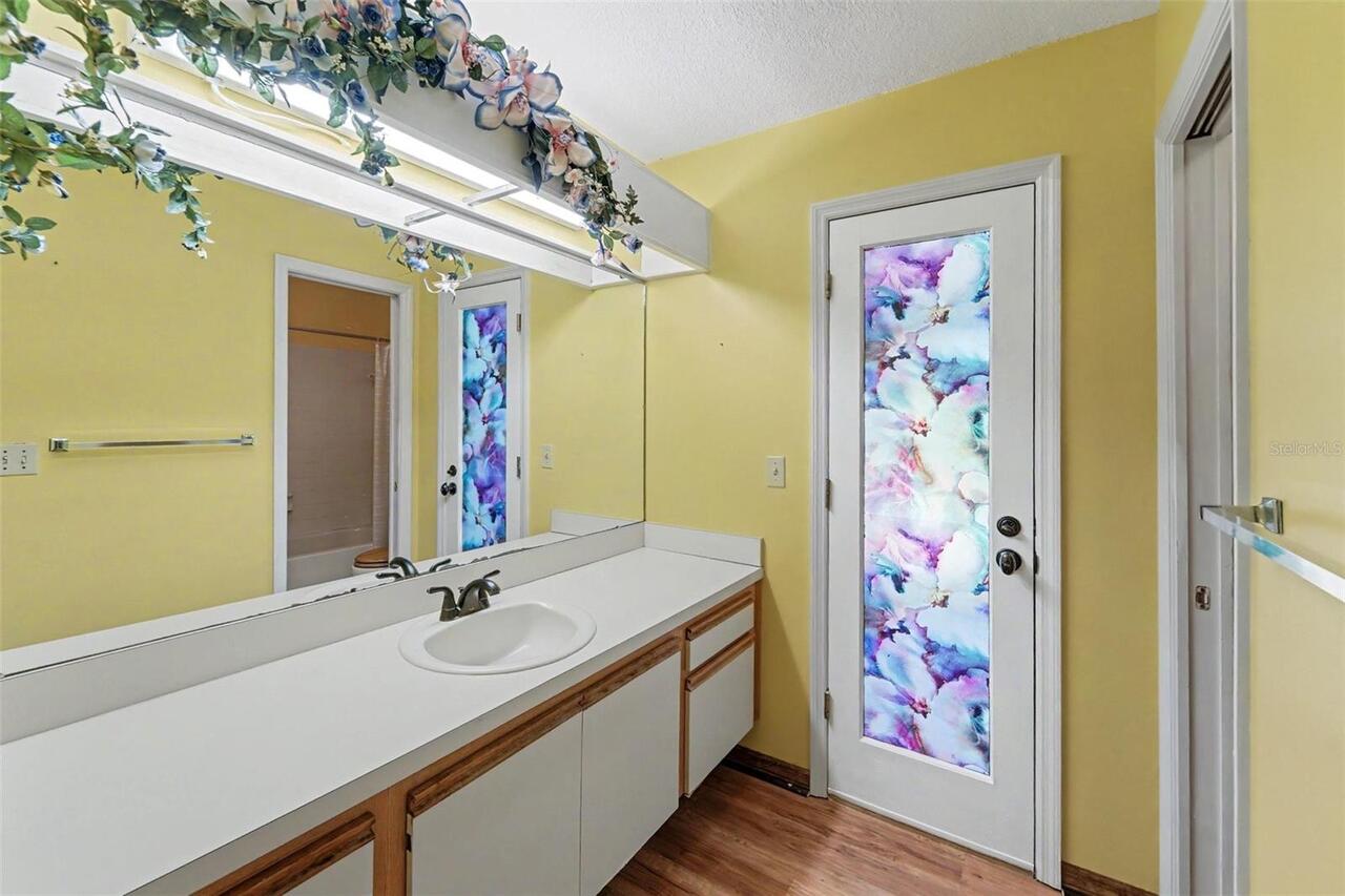 Listing Photo 12