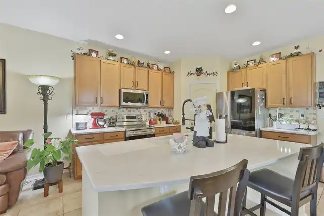 Listing Photo 9