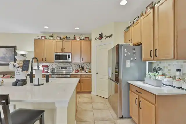 Listing Photo 12