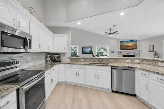 Listing Photo 17